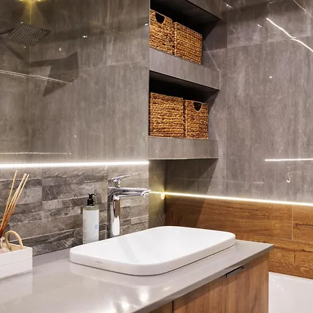 Zablocie Apartment, Free Parking Spot, Balcony - By Upstairs Apartment Krakau