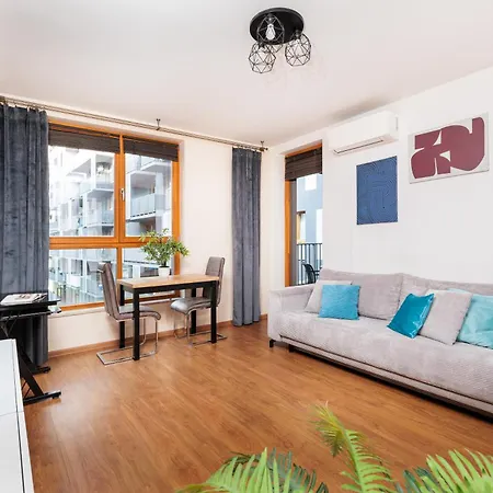Zablocie Apartment, Free Parking Spot, Balcony - By Upstairs Apartment *